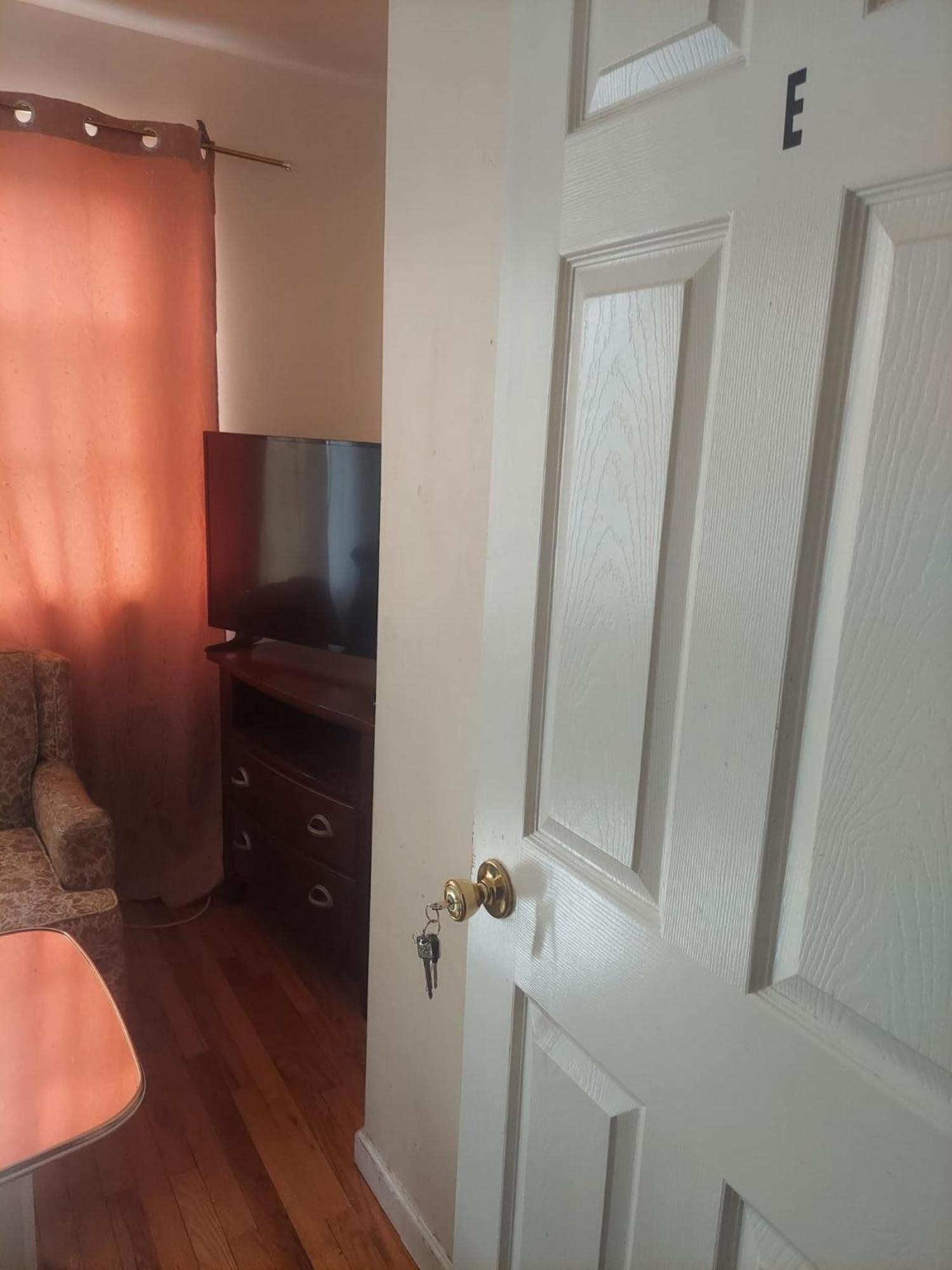 Crystal Room 1 Guest House Near 12Mins To Ewr Airport / Prudential / Njit / Penn Station Ньюарк Экстерьер фото