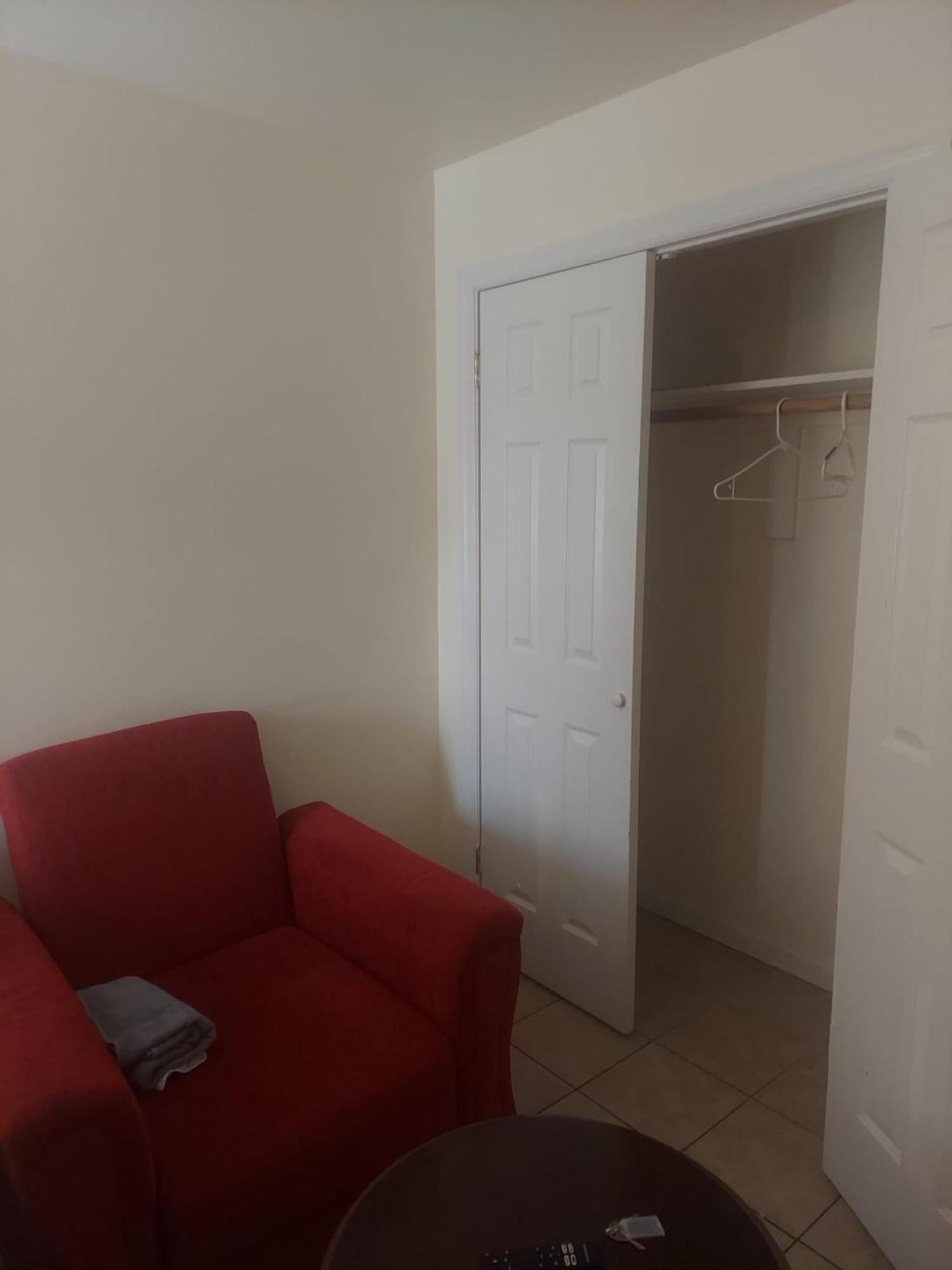 Crystal Room 1 Guest House Near 12Mins To Ewr Airport / Prudential / Njit / Penn Station Ньюарк Экстерьер фото