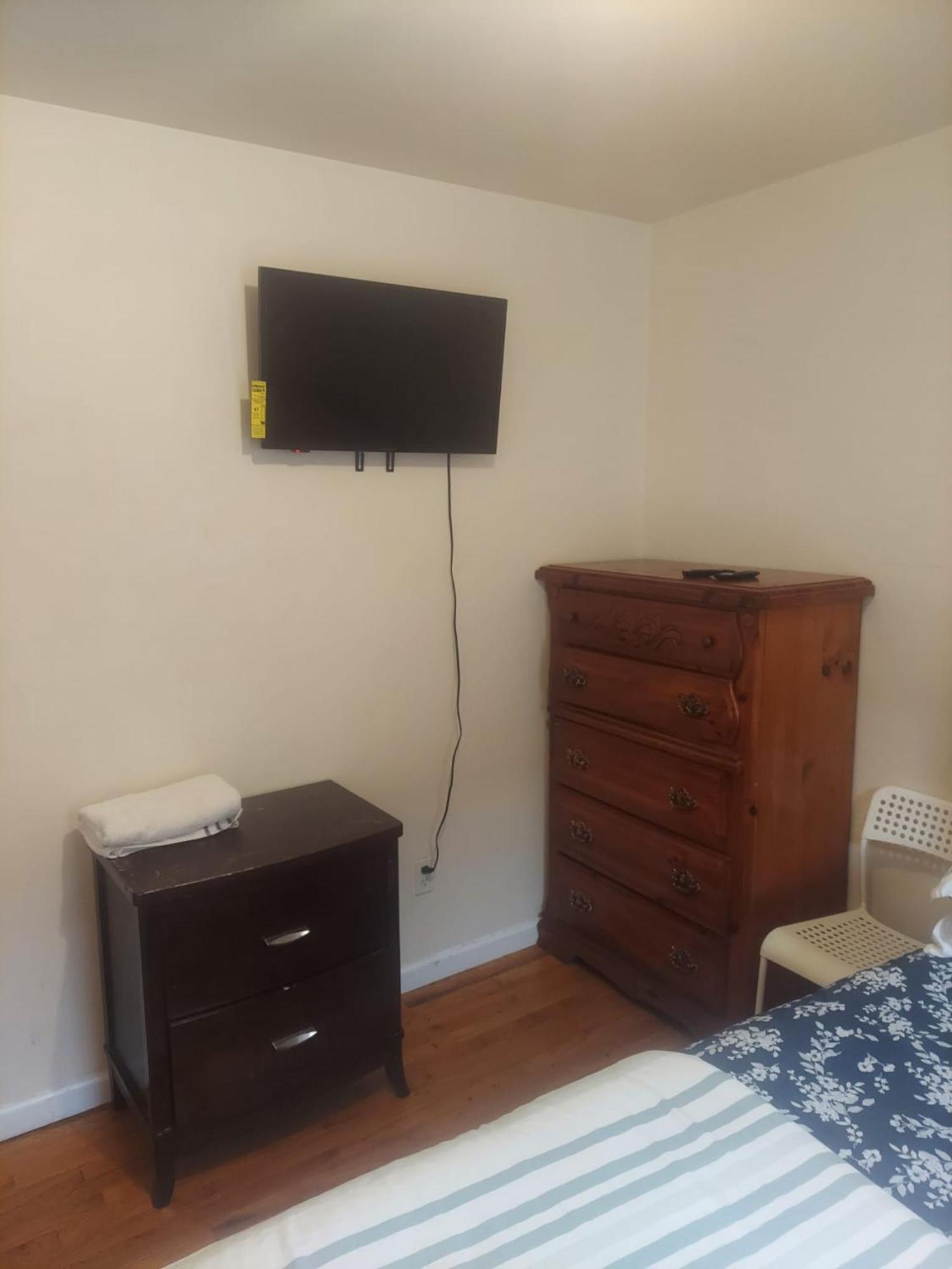 Crystal Room 1 Guest House Near 12Mins To Ewr Airport / Prudential / Njit / Penn Station Ньюарк Экстерьер фото