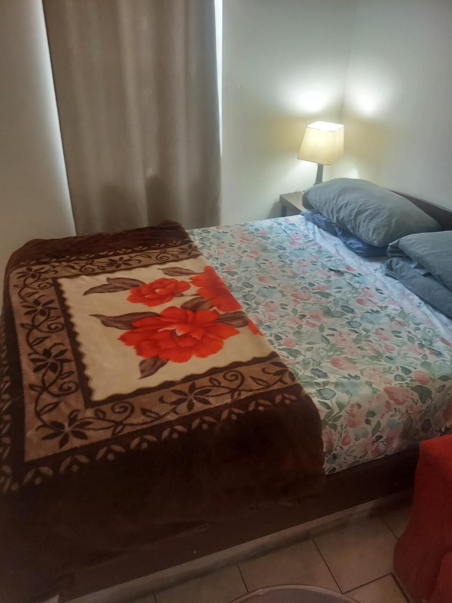 Crystal Room 1 Guest House Near 12Mins To Ewr Airport / Prudential / Njit / Penn Station Ньюарк Экстерьер фото